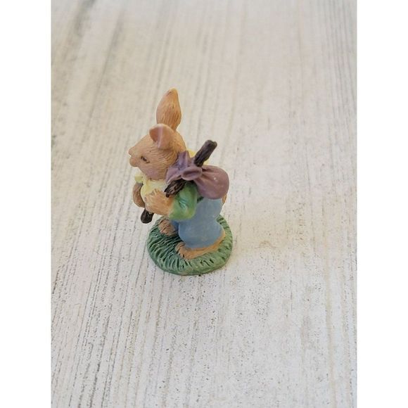 Rabbit traveler Bunny Easter Village accessory mini figure - Picture 2 of 4